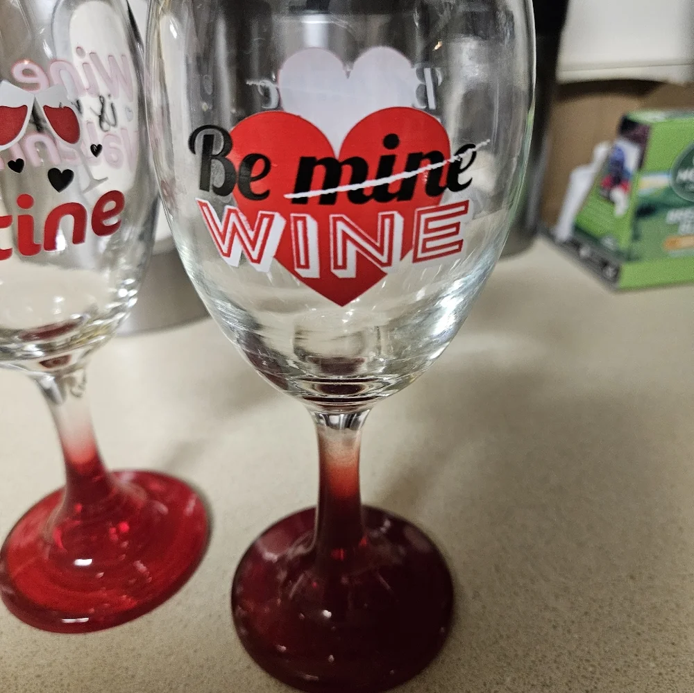 Valentines day wine glasses